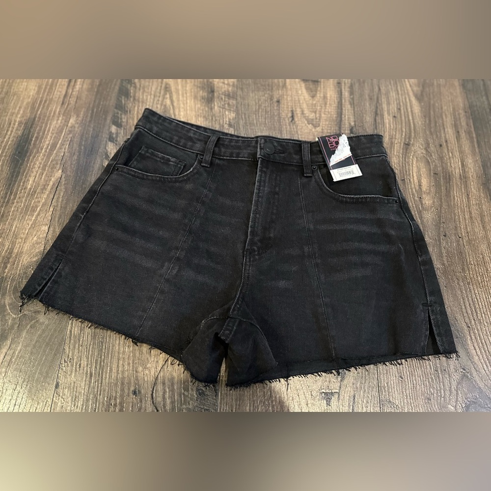 NWT Women's No Boundaries Seamed Black Denim Cutoff Shorts, High Rise, Size: 9